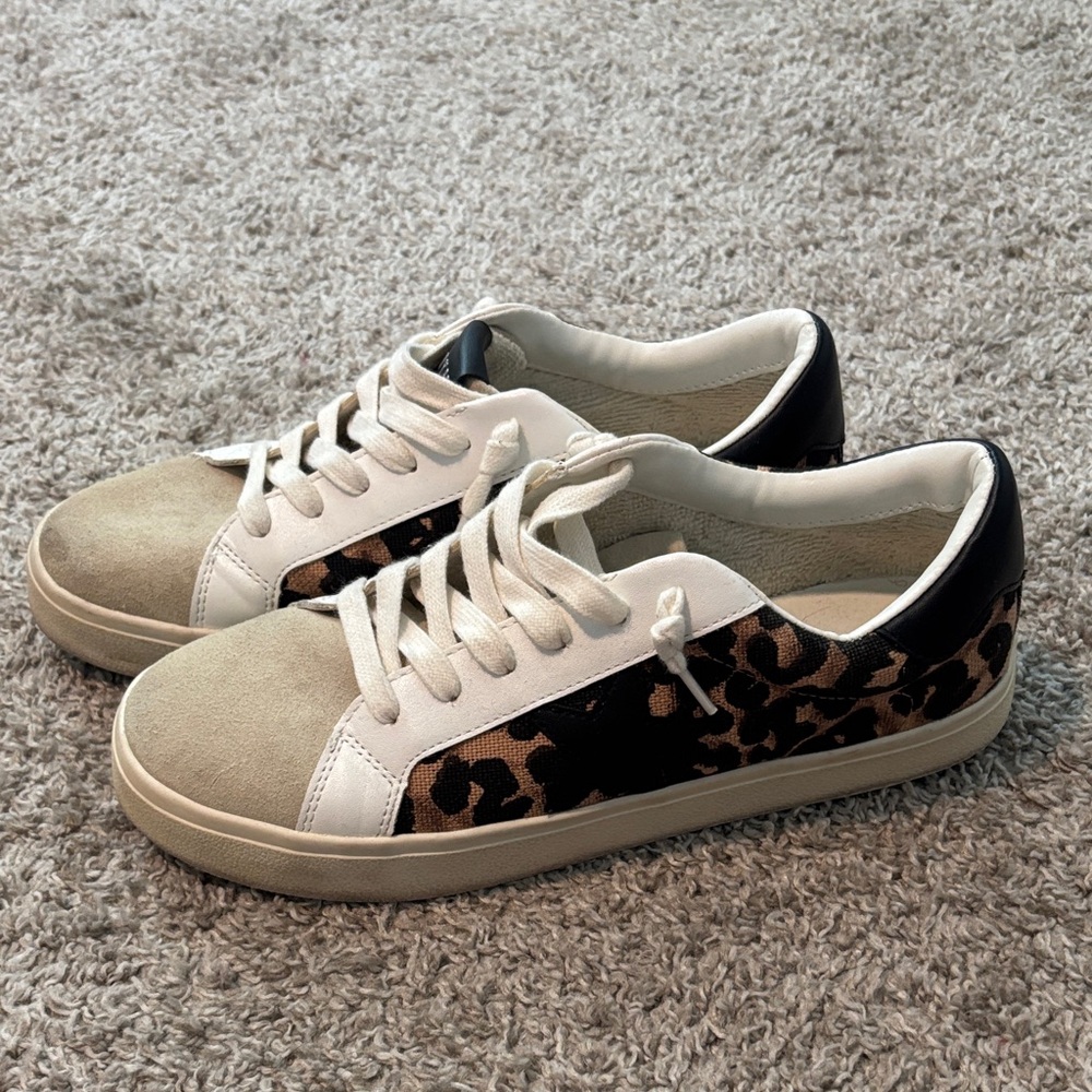 Steve Madden Pursued Leopard Print Sneaker Size 9.5